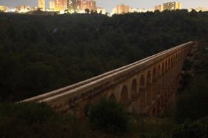 Испания: Таррагона приглашает на ночные прогулки по «Мосту Дьявола»