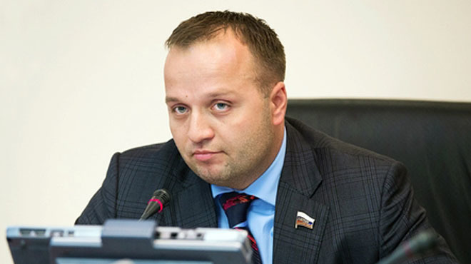 Сенатор РФ призвал снизить накал агрессии в отношении секс-меньшинств