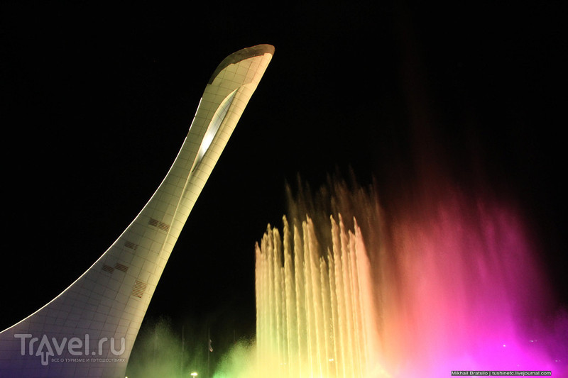 Шоу фонтанов в Олимпийском парке Сочи / Россия