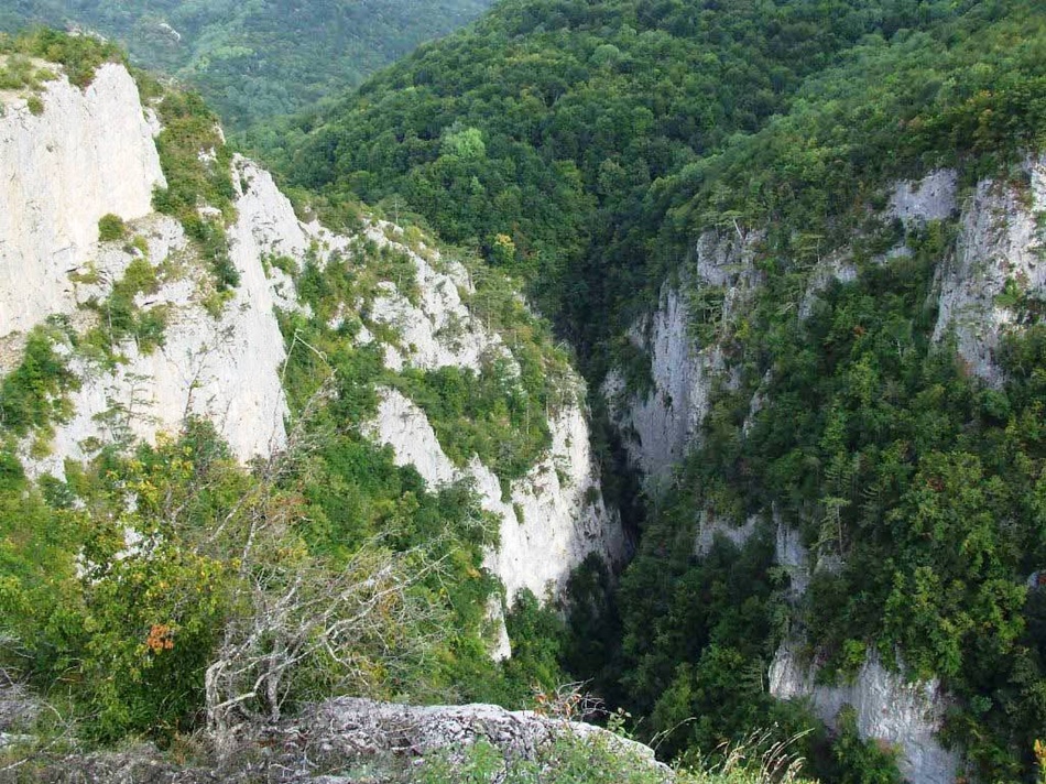 Чудеса Крыма: Большой каньон и Мраморная пещера