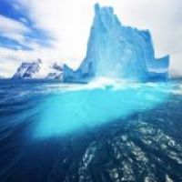 Итальянец собирается год прожить на айсберге