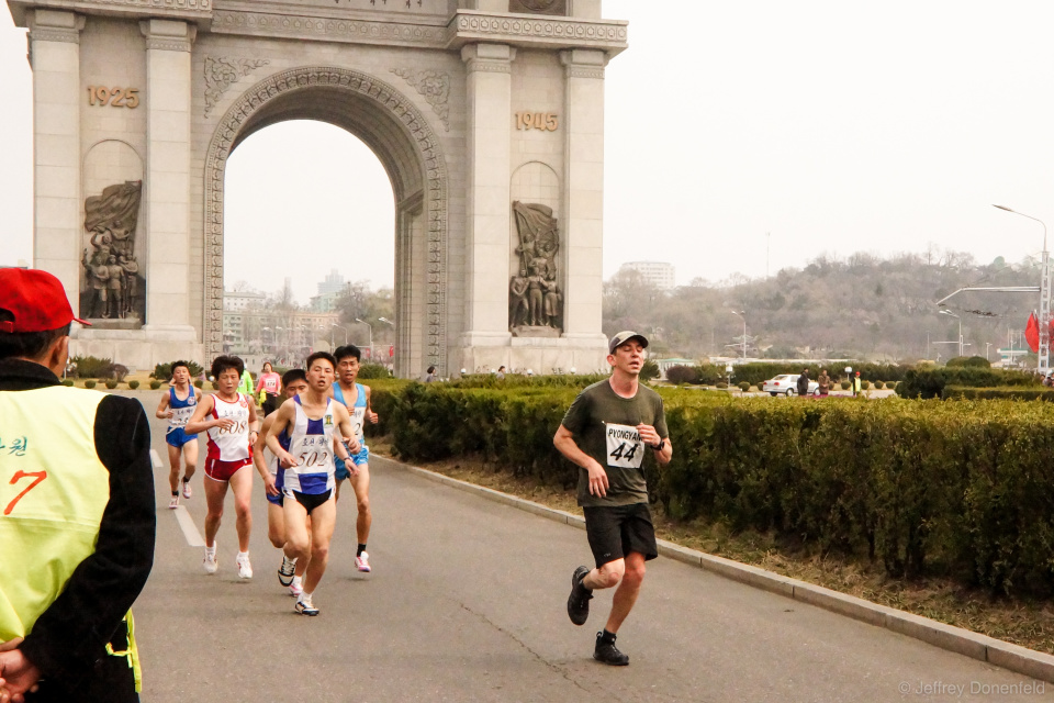 Китайские туристы путешествуют с помощью марафонов