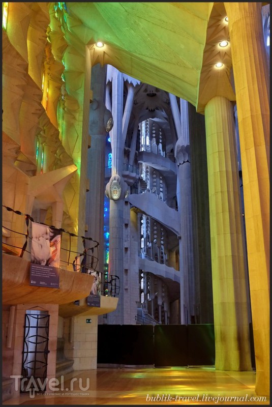 Шаг от земли. La Sagrada Familia / Испания