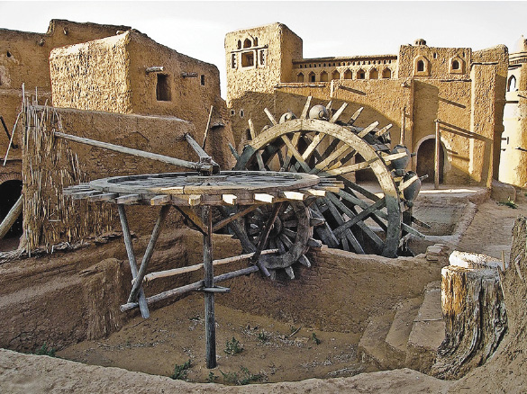 Древний водопровод-чигирь состоял из колеса с кувшинами, черпающими воду из арыка. Астраханская область