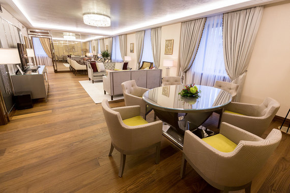 Самый большой и дорогой номер в Marriott Royal Aurora - люкс «Чайковский» стоимостью от 300 000 руб. в сутки