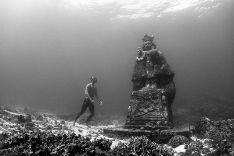 Уникальные подводные статуи