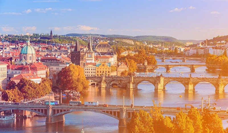Туры в Прагу на ноябрьские праздники продаются за 13 тыс. руб.