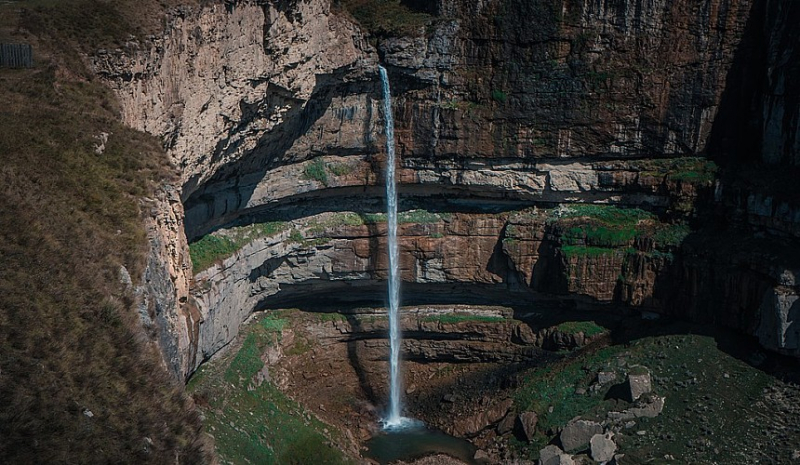 Безумство храбрых: предприниматель из Москвы ввел плату за посещение водопада в Дагестане