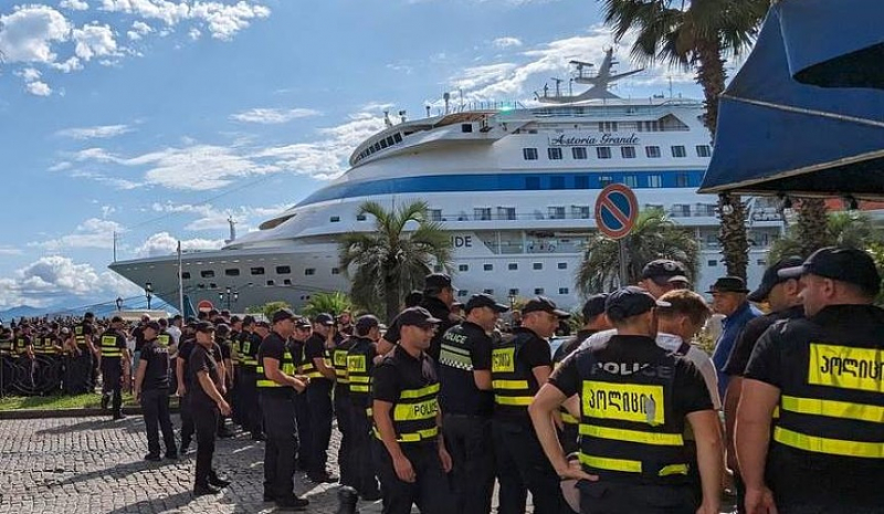 Батуми пообещали «крейсер с туристами» после недружественного приема круизного лайнера