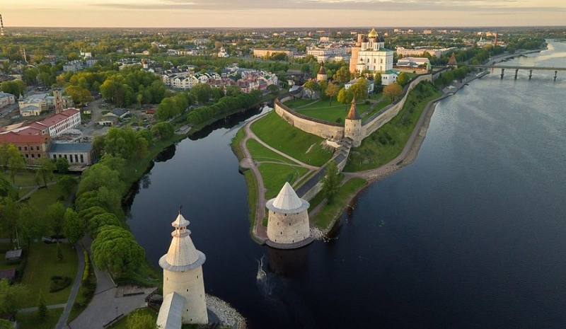 Монастыри, усадьбы, суп в каравае: что посмотреть и попробовать в Псковской области