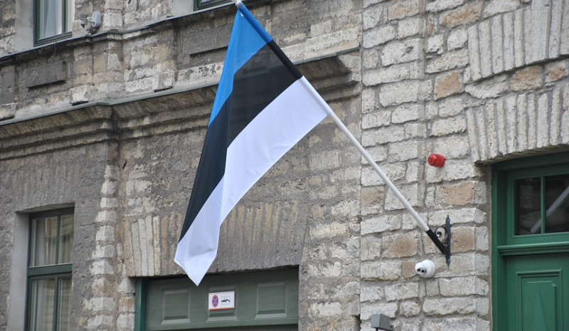 Эстония закрыла россиянам доступ к воздуху свободы: въезд автомобилей с госномерами РФ запрещен