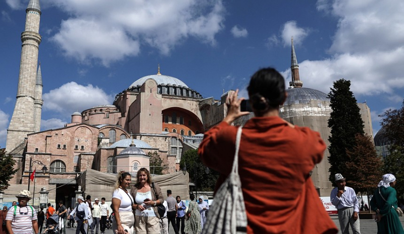 Грабили и избивали: в Турции обезвредили пять банд, которые нападали на иностранных туристов