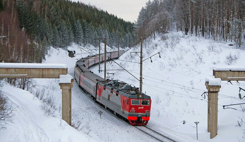 Замерзшие туалеты и холод: поезда не выдержали столичных морозов