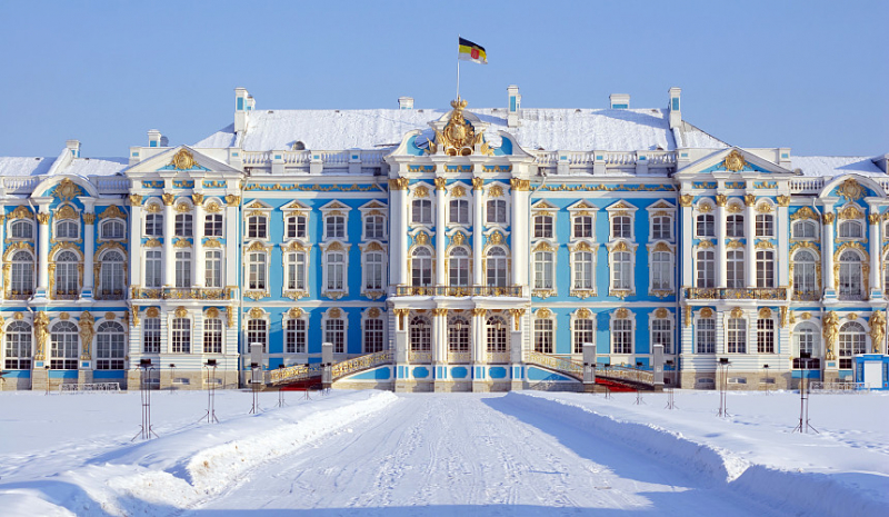 Почти без иностранцев: в Санкт-Петербурге во время каникул побывало более миллиона туристов