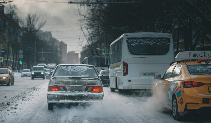 В Москве из-за сильного снегопада выросли цены на такси