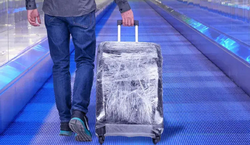 Пассажирам в Пулково запретили самостоятельно упаковывать багаж в пленку