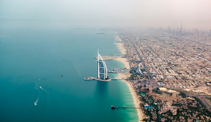 Дубайские магазины превратились в duty-free для туристов