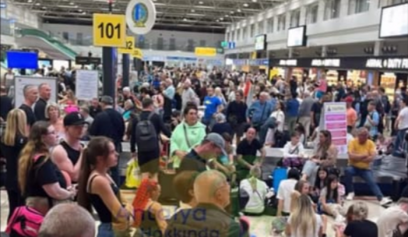 Туристы в аэропорту Антальи три часа не могут получить свой багаж