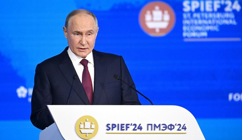 Путин: 140 млн туристов должны путешествовать по России ежегодно