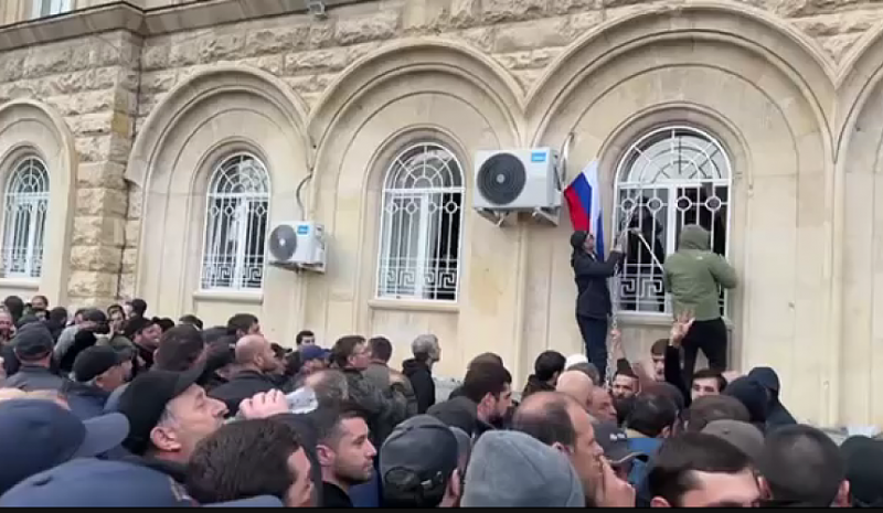 Туристов предупредили, что в Абхазии снова неспокойно из-за протестов