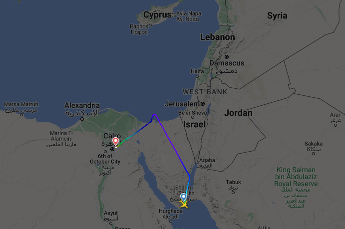 Летели в Москву, а сели в Каире: борт изменил маршрут из-за больного пассажира